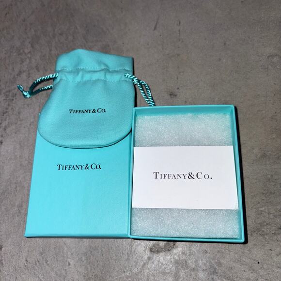 Tiffany & Co. Sugar Pie Charm or Pendant in Sterling Silver rare retired .925 - Picture 3 of 9